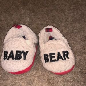 Dearfoams baby slippers, size 9-12 months